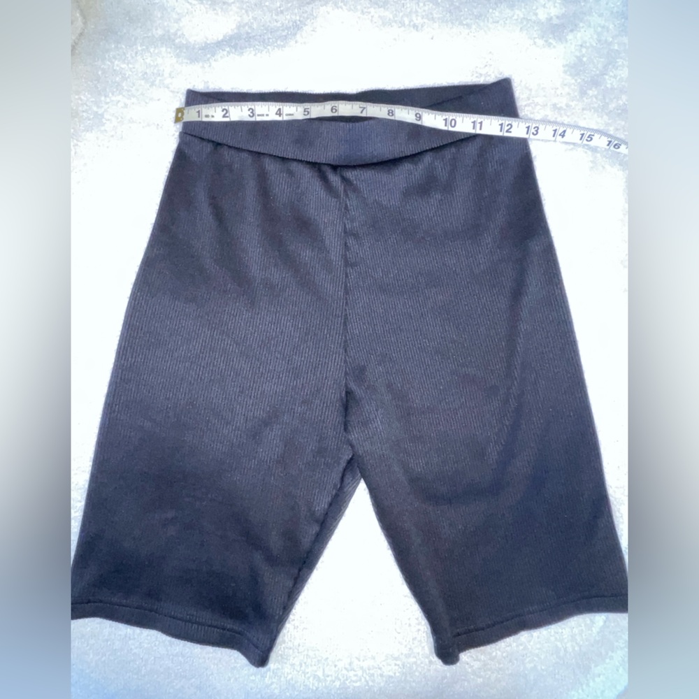 Divided Women’s Size M Black Ribbed Biker Shorts